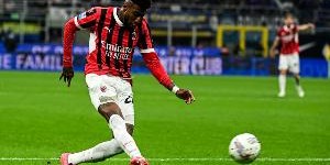 九游娱乐官网入口-米体：埃默森对租借回归贝蒂斯持开放态度，但需要跟米兰达成协议