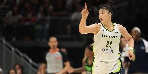 九游娱乐官网入口-媒体人：李月汝膝盖旧伤处被压到 坚持不住请求下场 明天做核磁